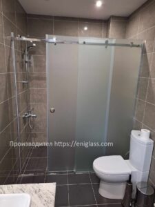 душ кабина с плъзгане и закалени темперирани мат стъкла